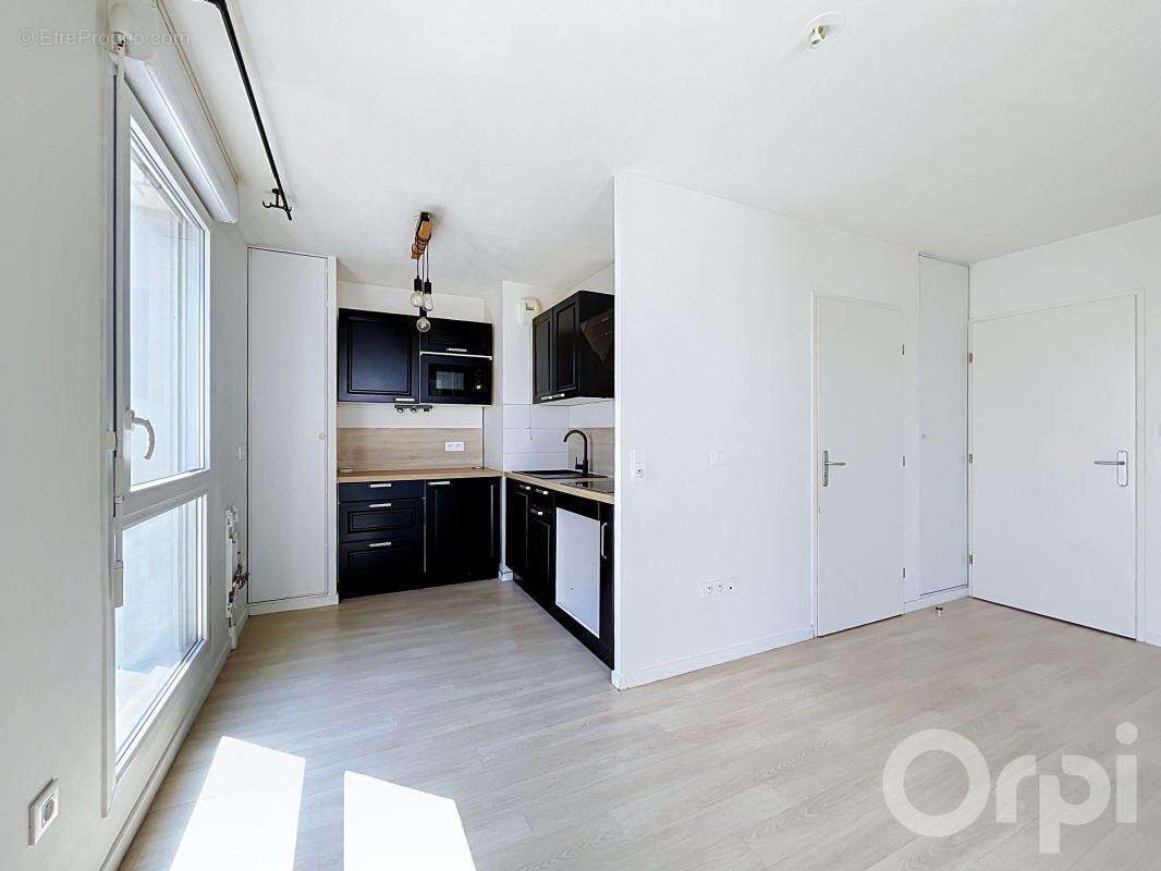 APPARTEMENT 2 PIECES - 40m2 - proche commerces - photo 3