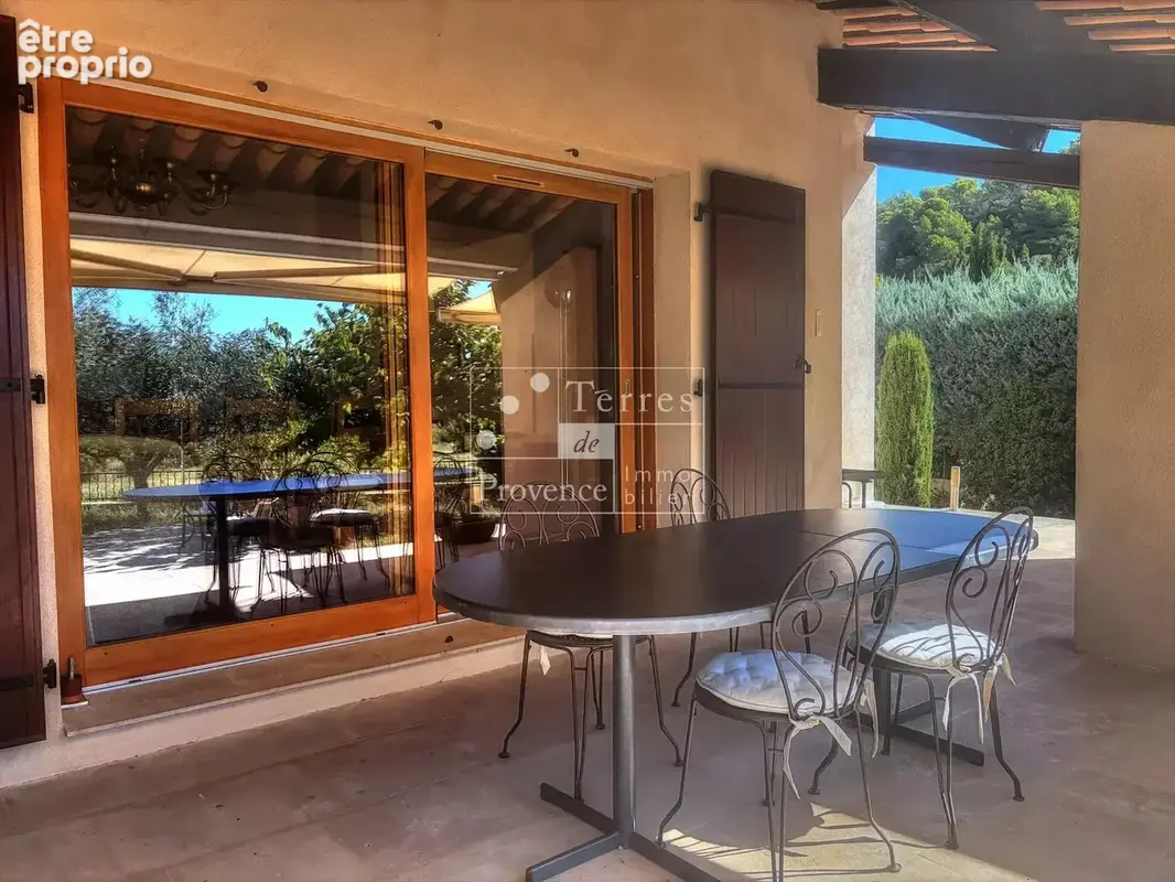 A vendre à Aups, villa provençale avec piscine et garage à Aups - photo 4