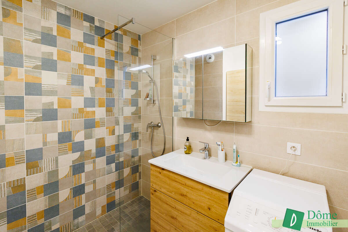 Appartement à MEYLAN
