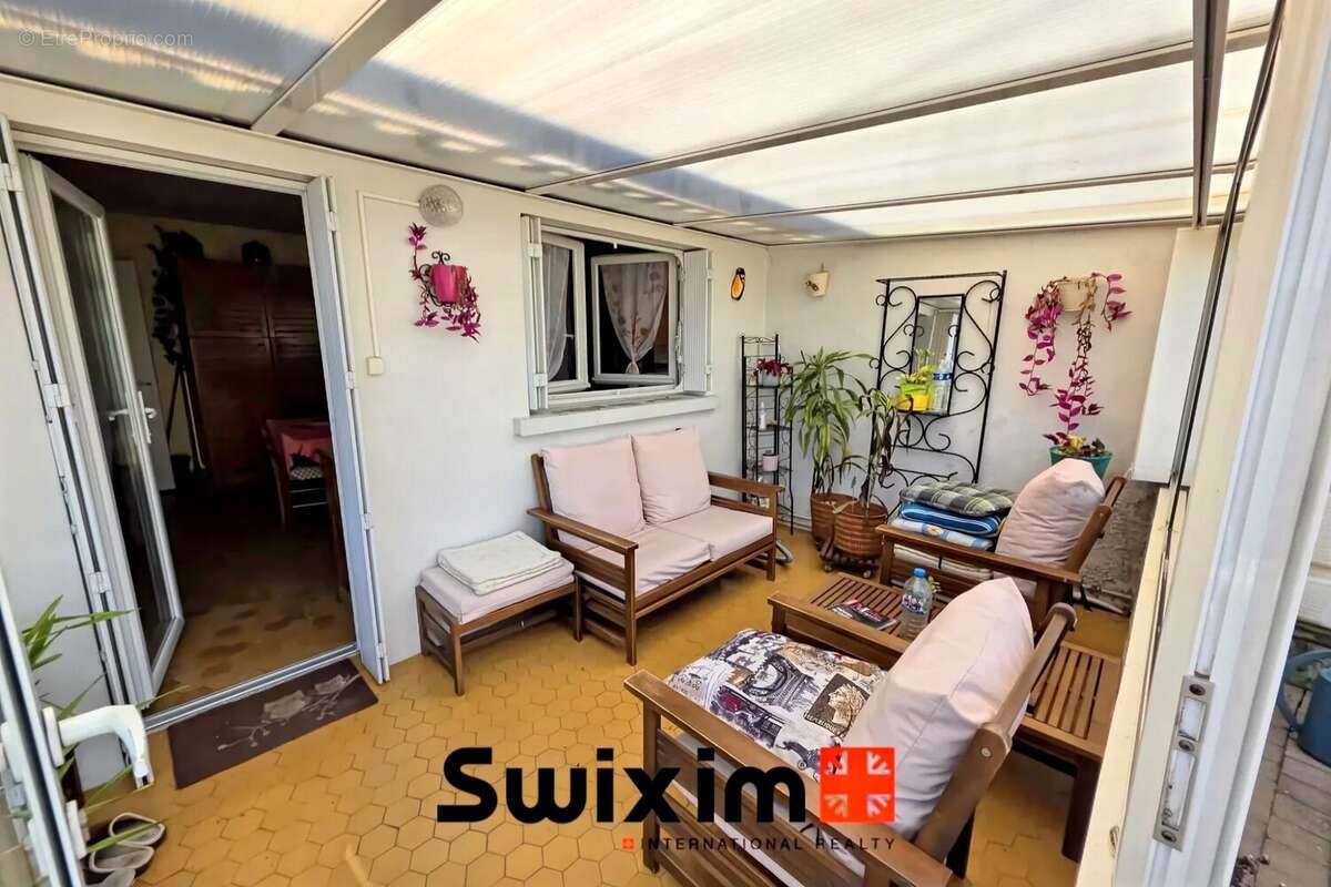 Maison à SAINT-SEURIN-DE-CADOURNE