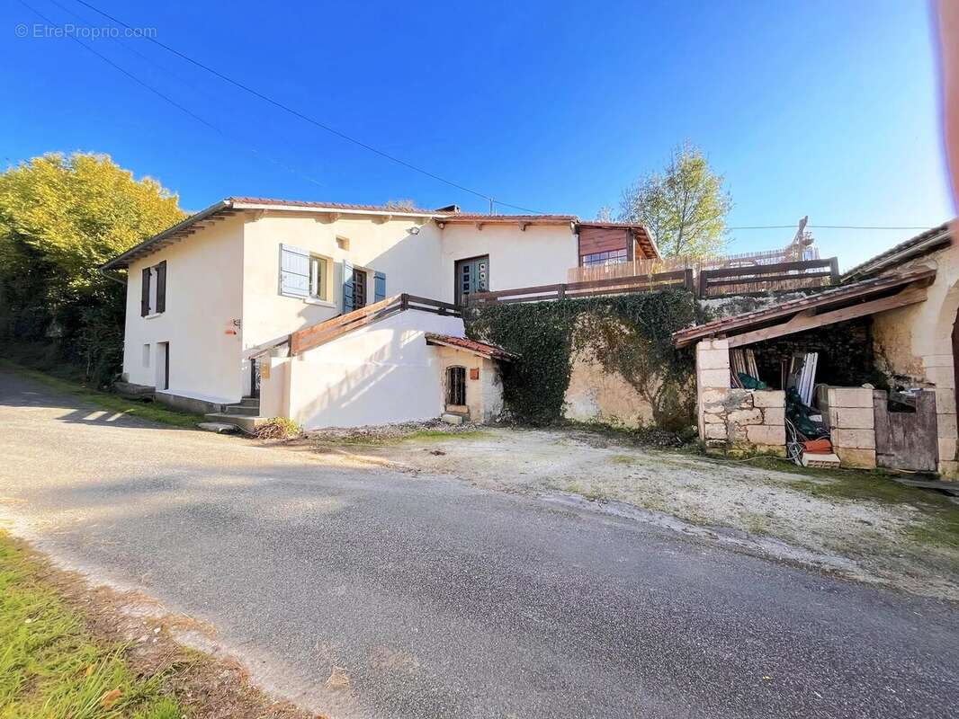 Maison à SAINT-PRIVAT-DES-PRES