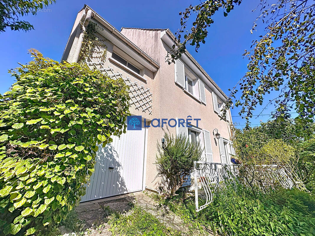 Maison à SAVIGNY-SUR-ORGE