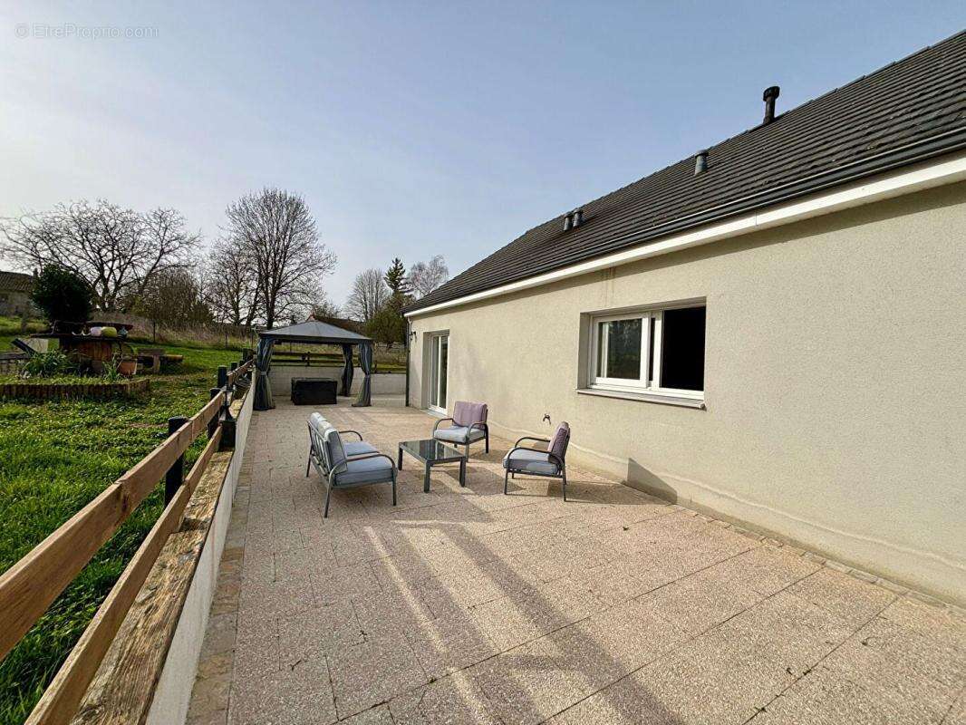 Maison à SAINT-BENIN-D'AZY