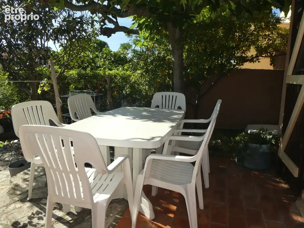 A vendre - gruissan - les hauteurs - secteur tres recherche - pavillon 2 chambres - grande terrasse - parking - photo 2