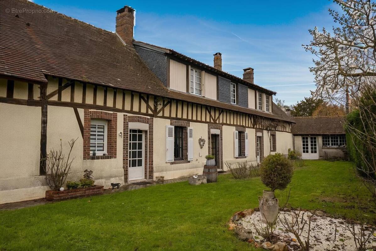 Maison à VIEUVICQ