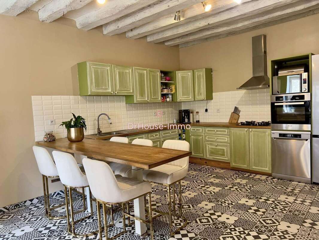 Maison à SAINTE-MAURE-DE-TOURAINE