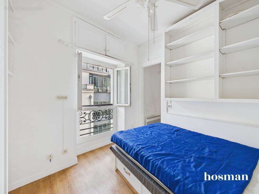 A réagencer ! 2/3 pièces de 46m² - Calme et copropriété rénovée - Métro Anvers - Rue Seveste - photo 11
