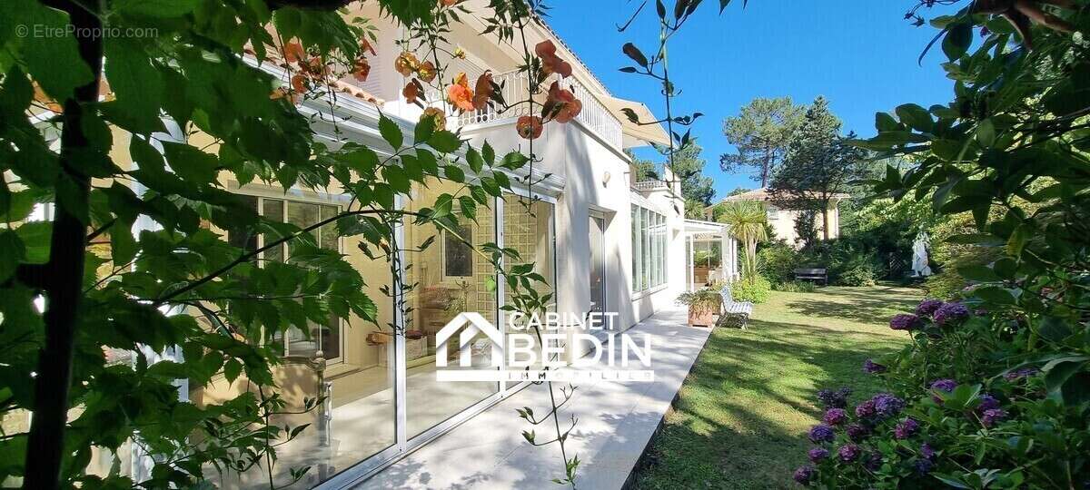 Maison 225 m² à Gujan-Mestras  - photo 5