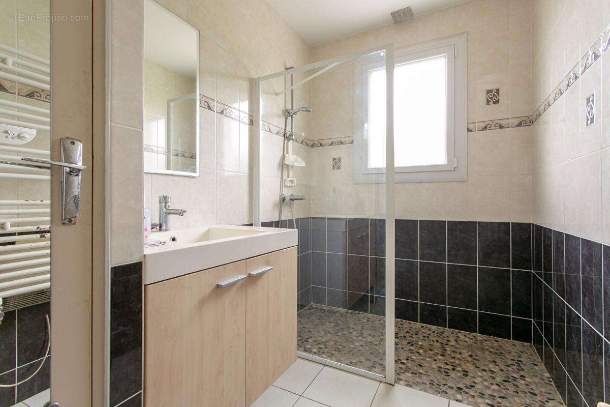 Maison Gorges 4 P . 3 Chs . 84.7 M² . Garage . T 545 M² . Terrasse - photo 7
