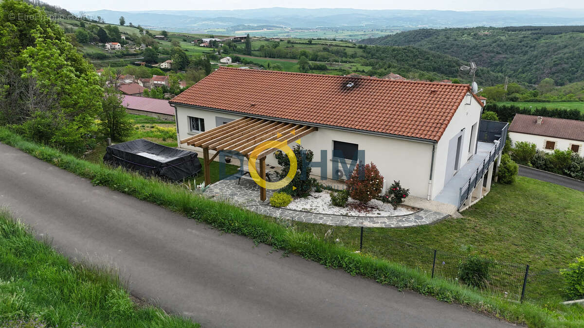 Maison à CHAMBEZON
