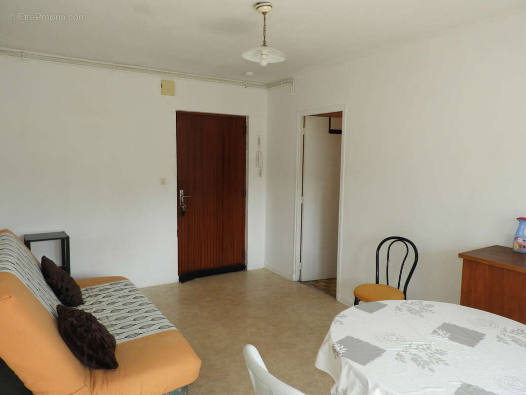 Studio avec balcon, cave et parking. - photo 6