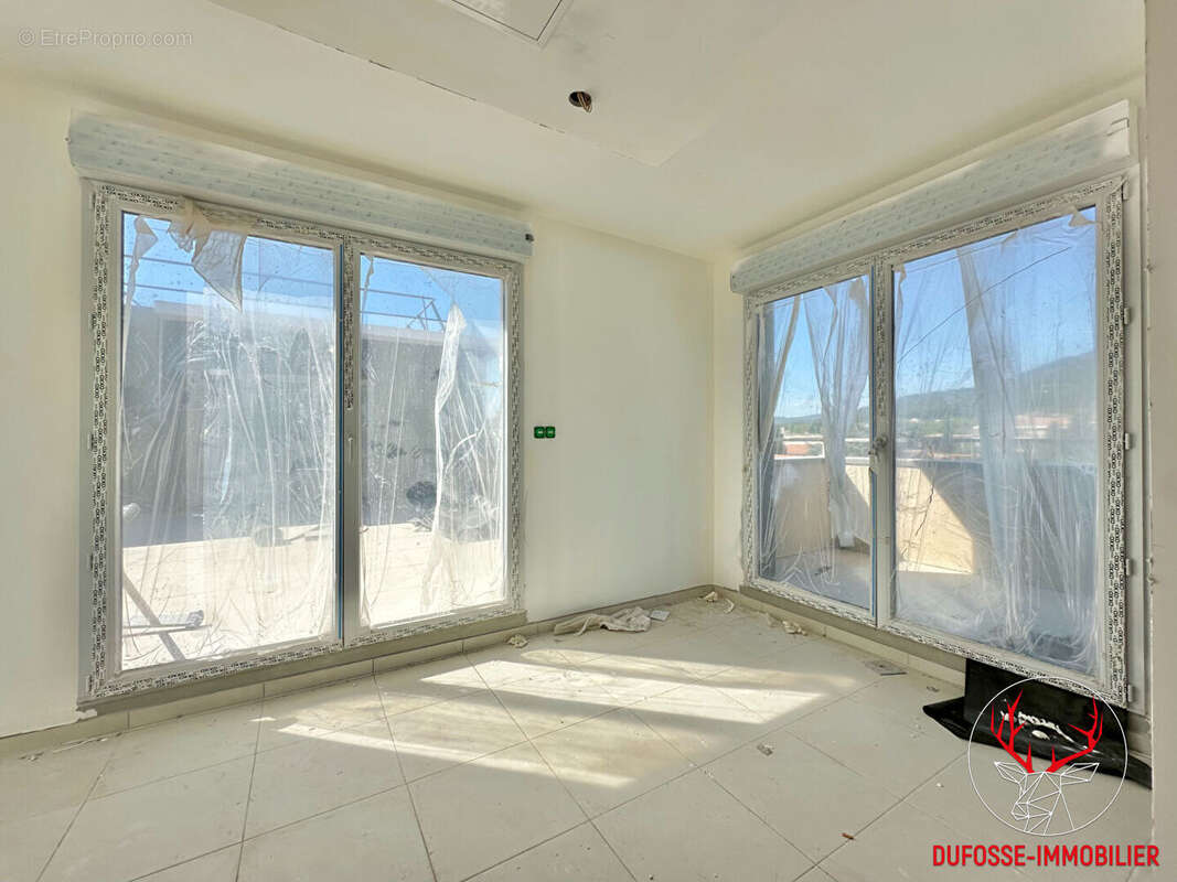 Maison Six Fours Les Plages 6 pièce(s) 136.5 m2 - photo 8