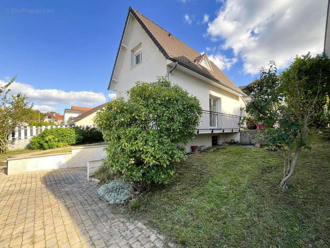 Maison à LA FRETTE-SUR-SEINE