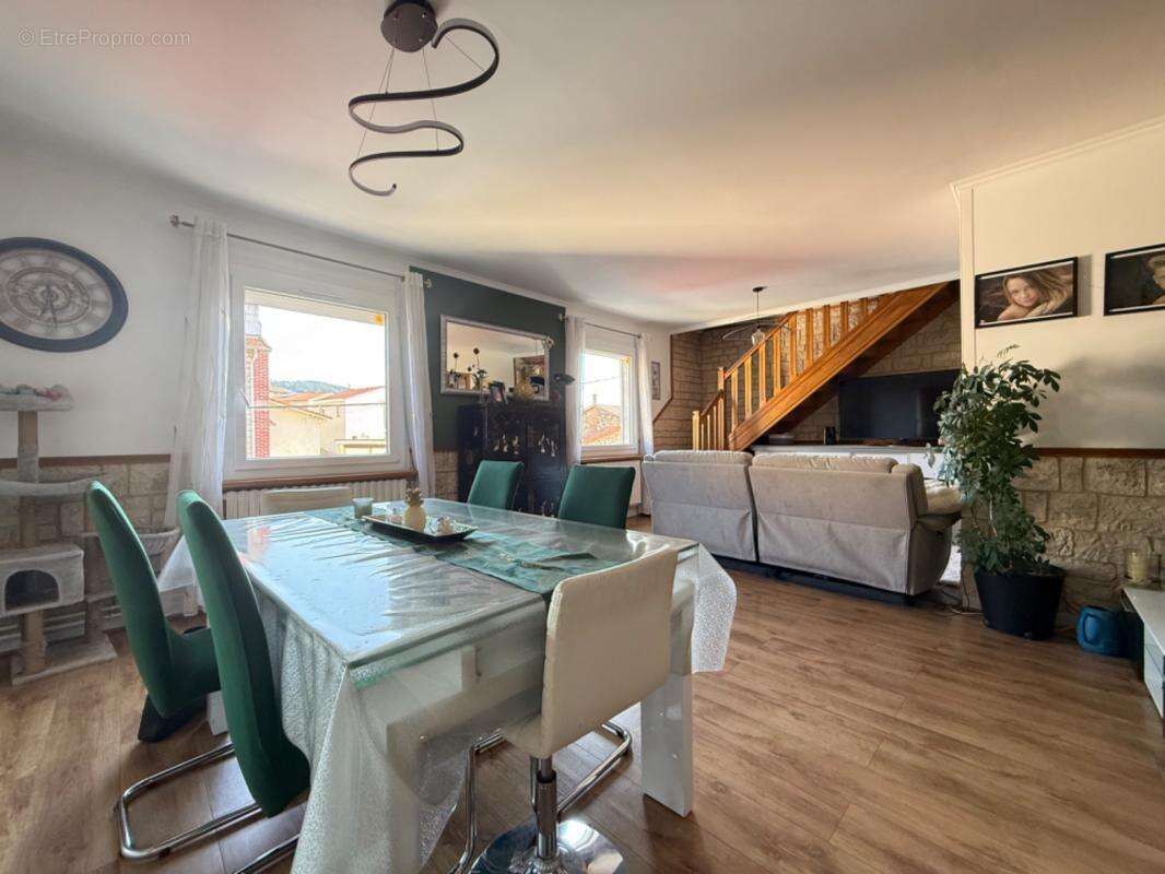 Appartement à vendre 5 pièces LE CHAMBON FEUGEROLLES (42) - photo 4