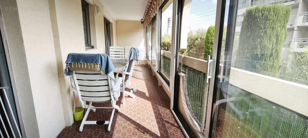 2p frejus plage / terrasse 17m2 / cave / possibilite garage - photo 3