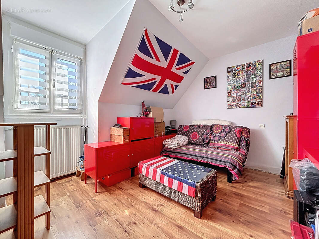 Maison à SAINT-PANTALEON-DE-LARCHE