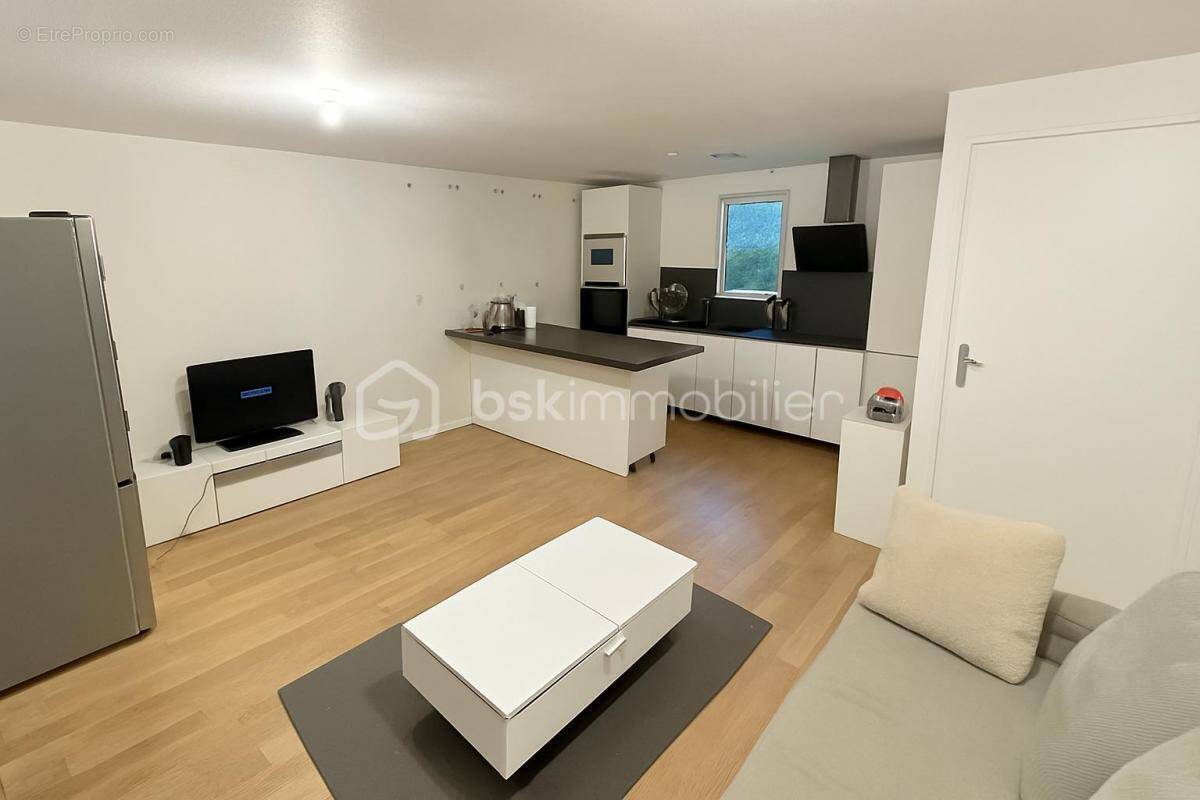 Maison à PONT-SUR-YONNE