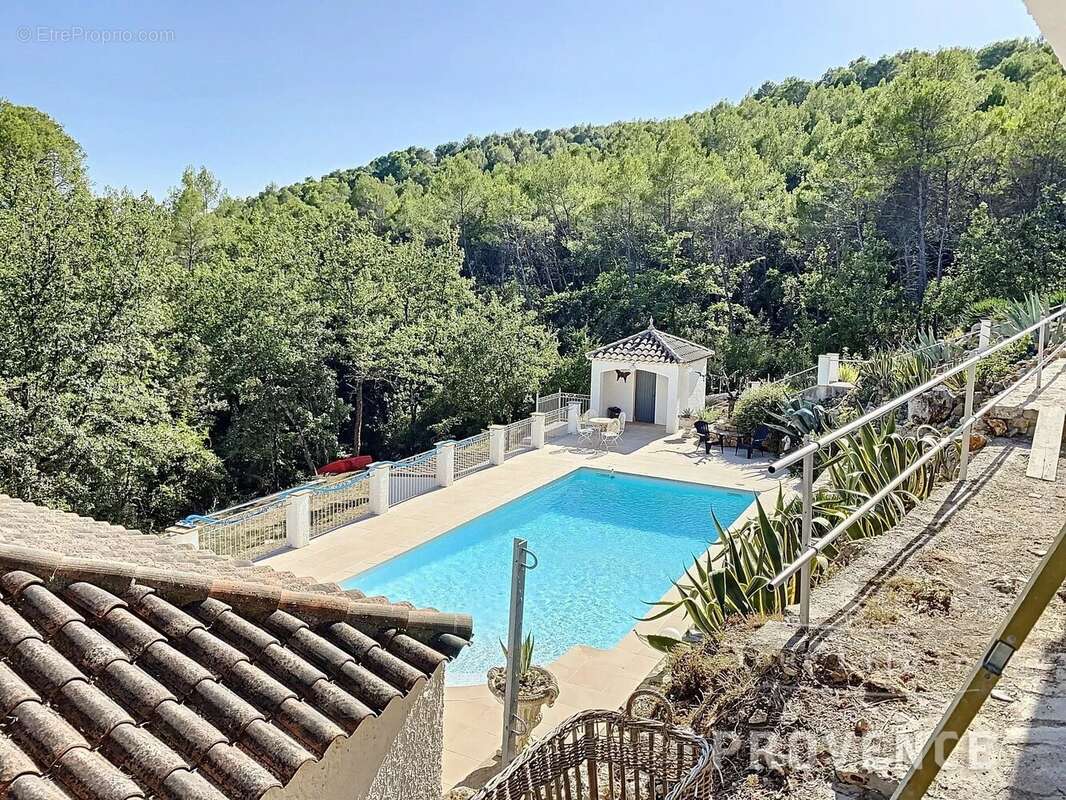 Maison à SAINT-ANTONIN-DU-VAR