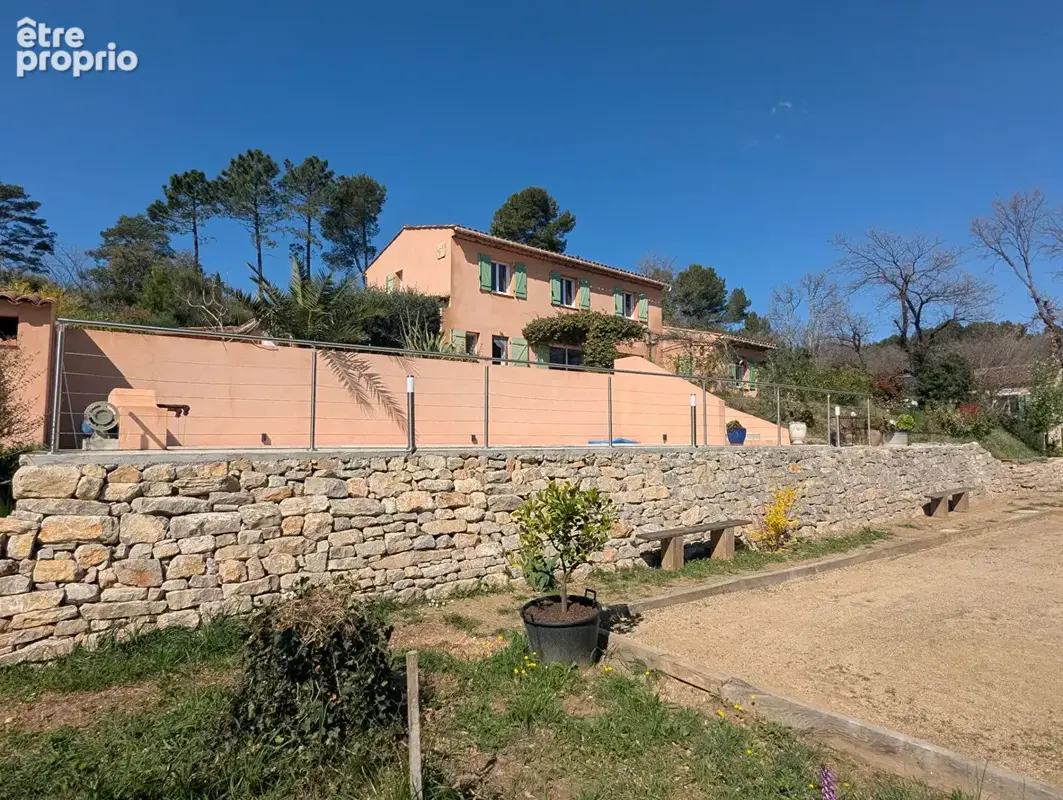 VILLECROZE charmante maison de 150 m², 4 chambres, piscine au calme - photo 4