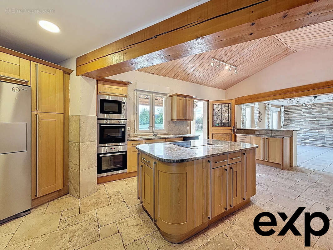 Maison à BAGNOLS-EN-FORET