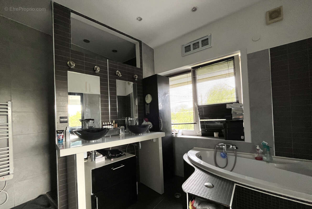 Maison à SAINT-AMAND-LES-EAUX