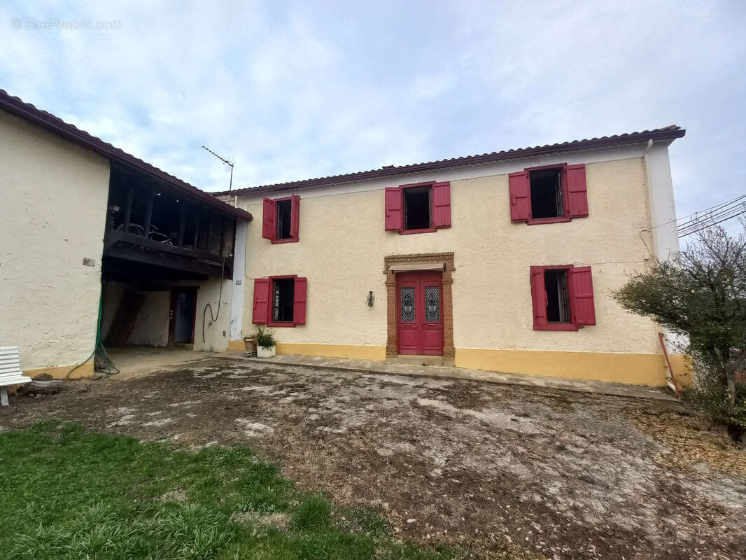 Maison à TRIE-SUR-BAISE
