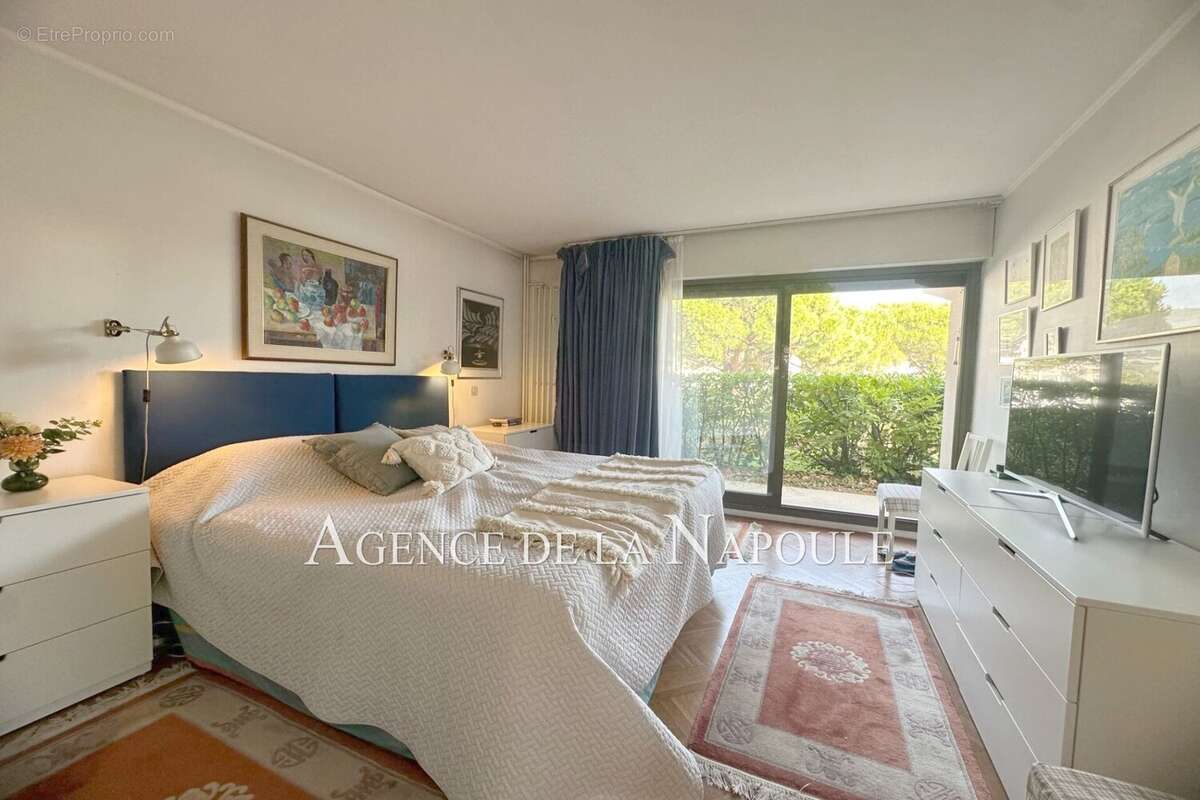 Appartement à MANDELIEU-LA-NAPOULE