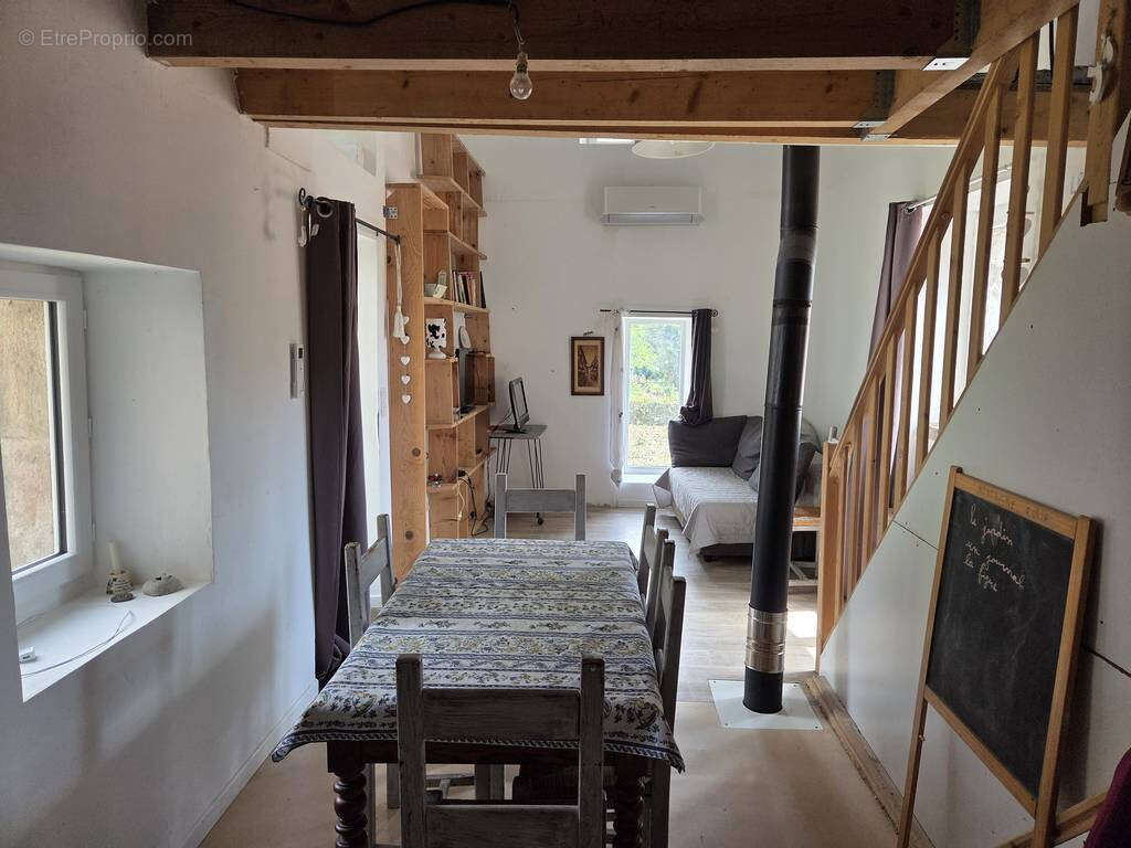 Maison à SALLES-COURBATIES