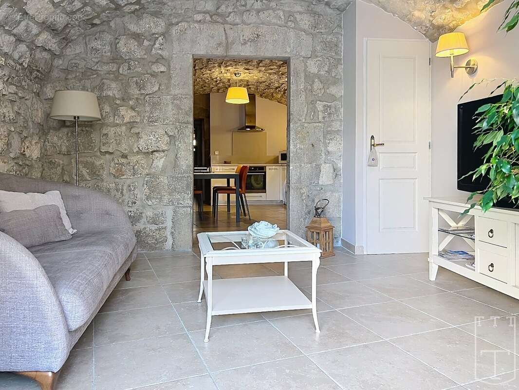 Maison à SAINT-ALBAN-AURIOLLES