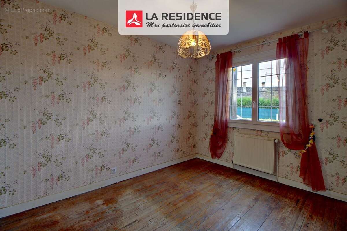 Maison à COURCELLES-SUR-SEINE