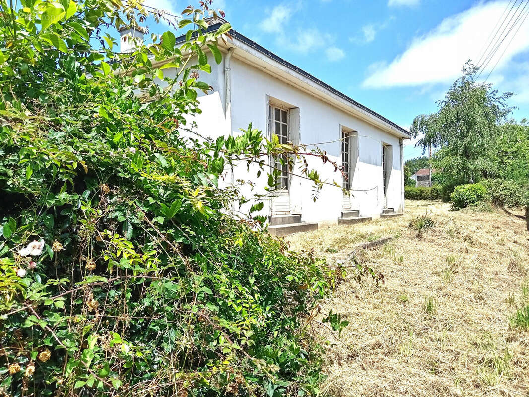 Maison 95 m² à Couffe  - photo 8