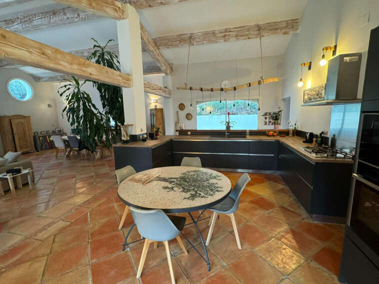 Maison à ROQUEVAIRE