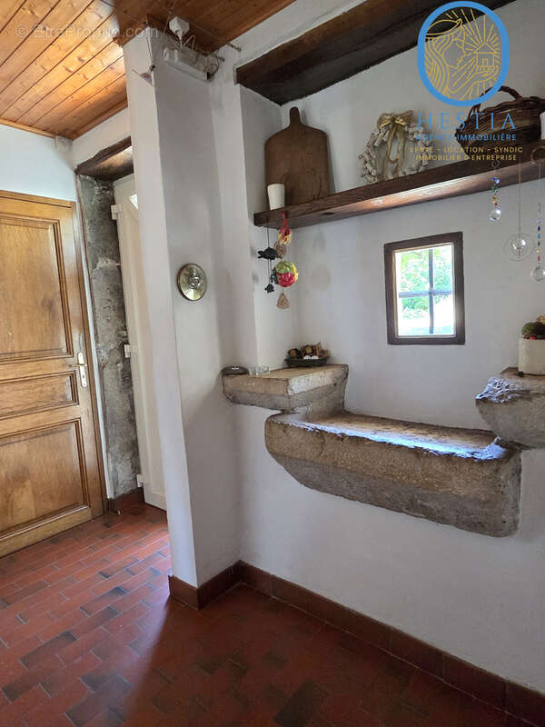 Maison à VEUREY-VOROIZE