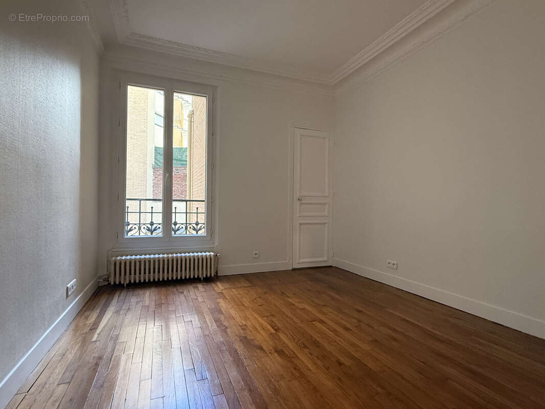 Paris 16 ème appartement type 3 de 60 m2 rénové. - photo 7