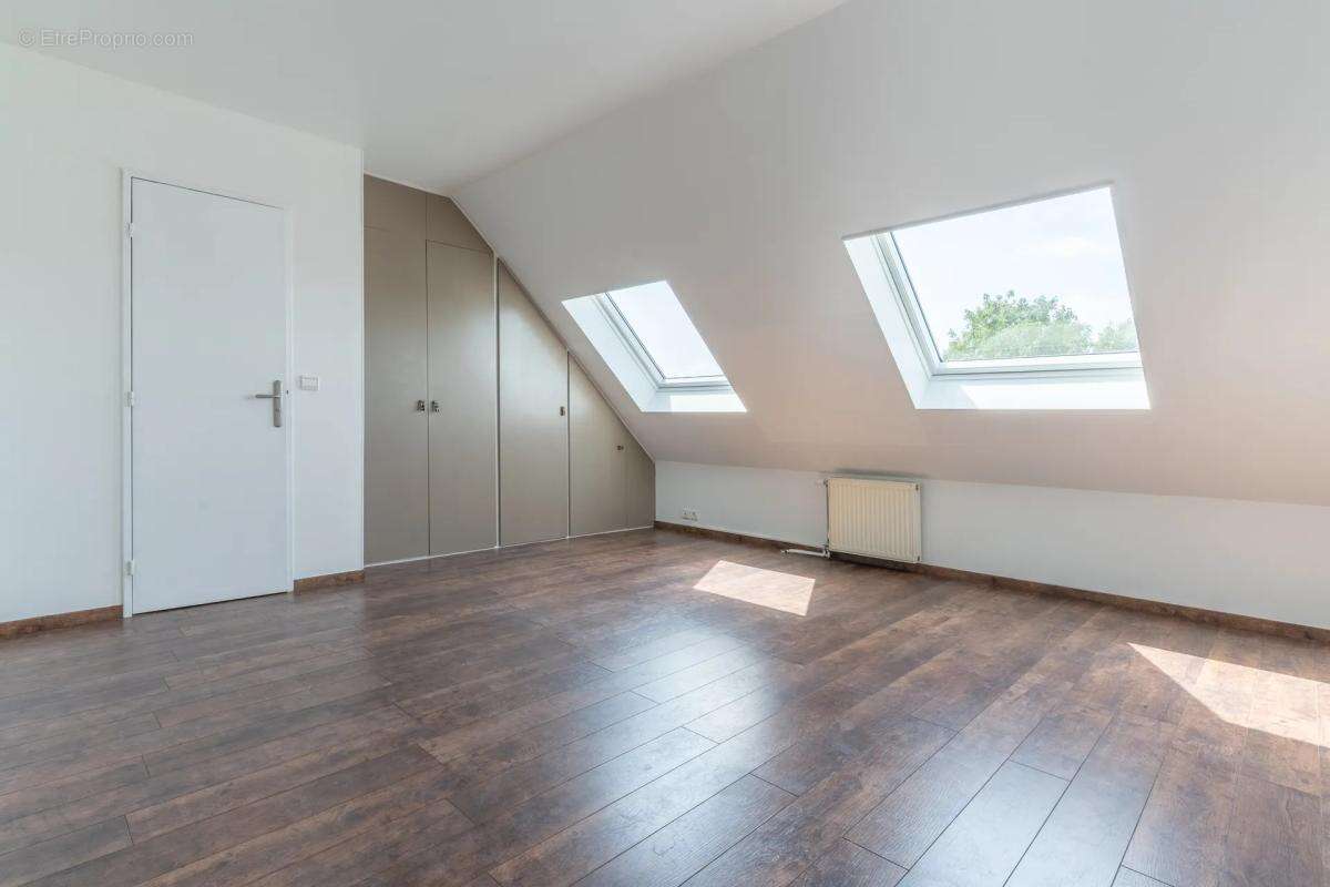 Appartement duplex de 4 pièces de 85 m² à Pontoise - photo 5