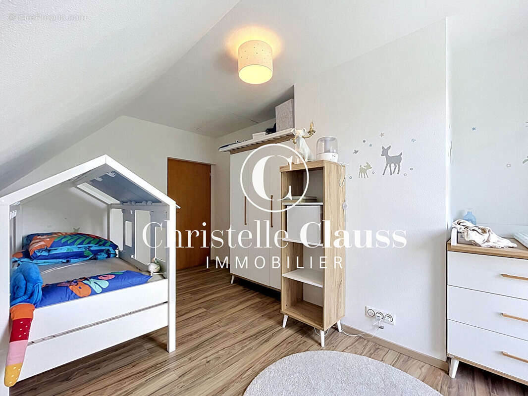 BURNHAUPT-LE-BAS - Maison familiale de 181 m²  tout confort avec piscine chauffée - photo 11