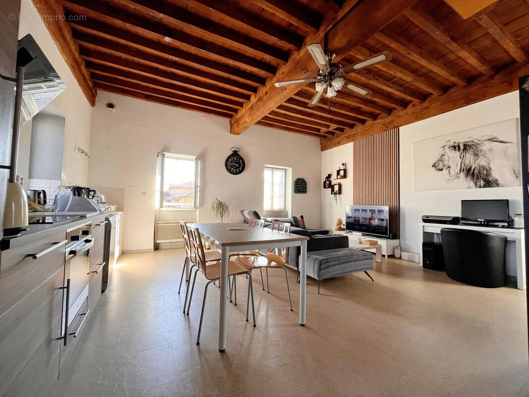 Appartement à JASSANS-RIOTTIER