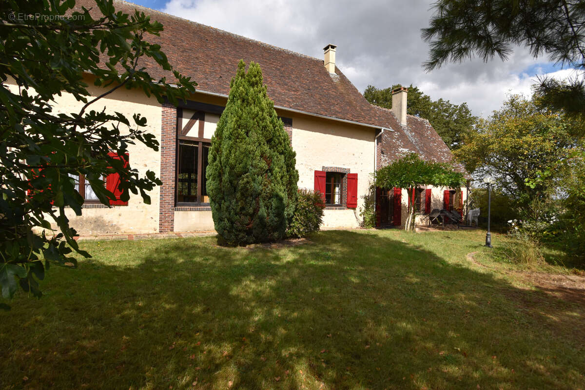 Maison à CHAMPROND-EN-GATINE