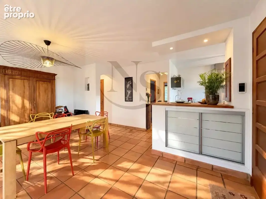 Guilles, à pied du village : maison familiale avec piscine et vue sans vis-à-vis - photo 14