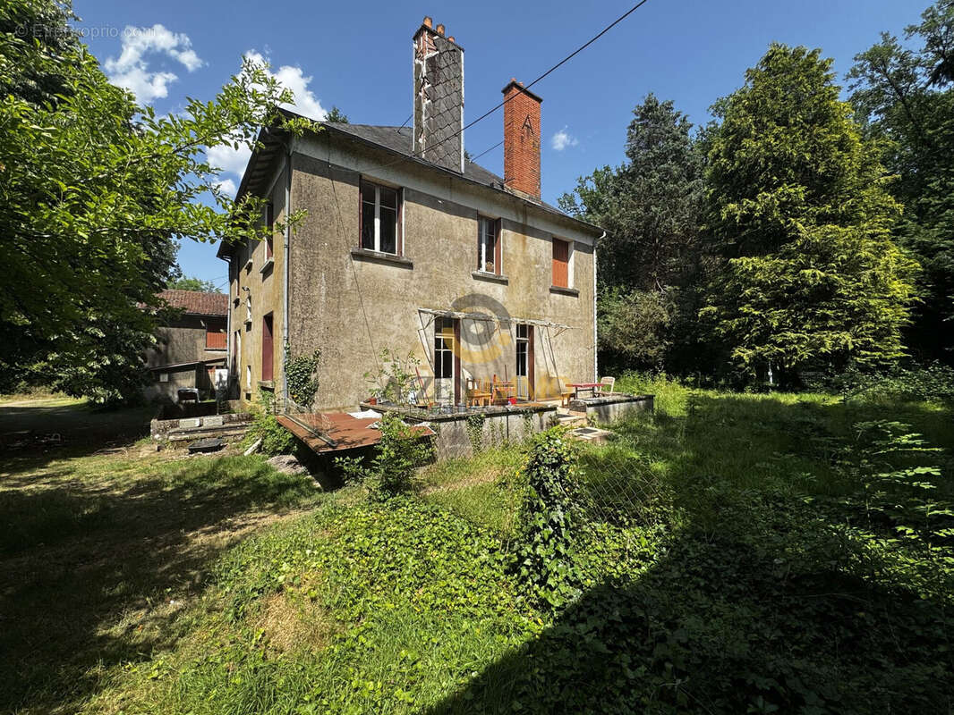 Maison à SECONDIGNY