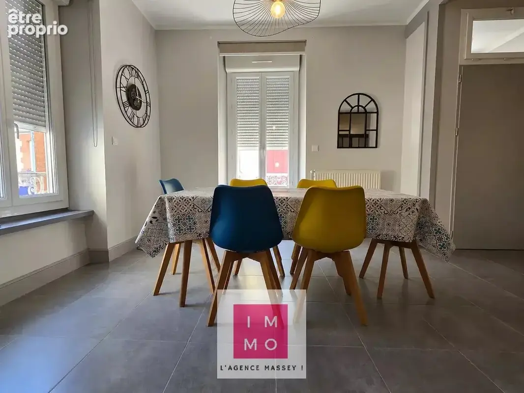 TARBES – Grand duplex de caractère, 4 chambres, terrasse, garage 26m² et parking - photo 9