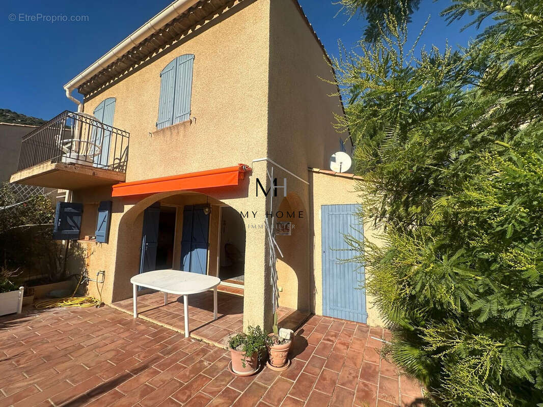 Maison à PLAN-DE-LA-TOUR