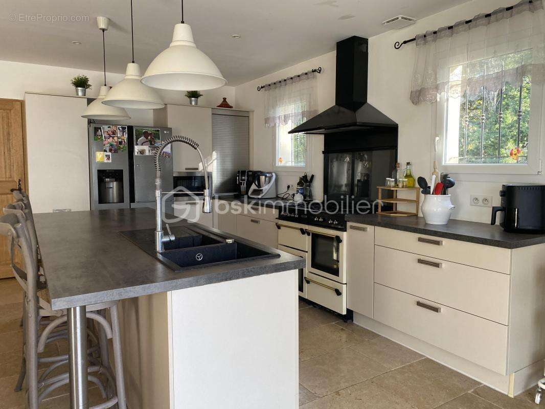 Maison à L&#039;ISLE-SUR-LA-SORGUE