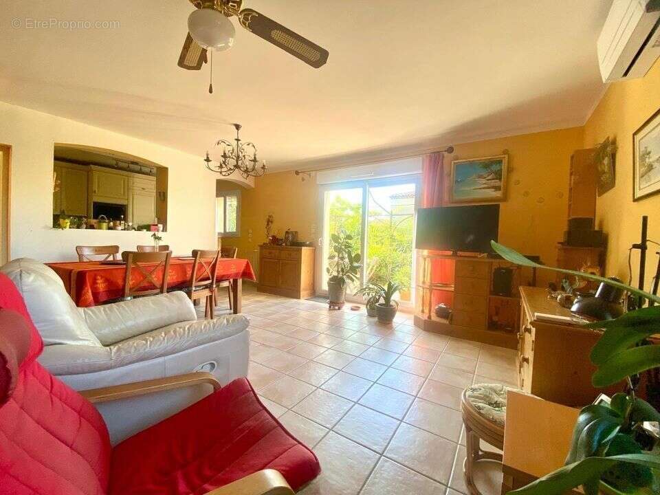 T4 de 96m2+ TERRAIN 632m2 / SAINT MITRE - Maison à MARSEILLE-13E