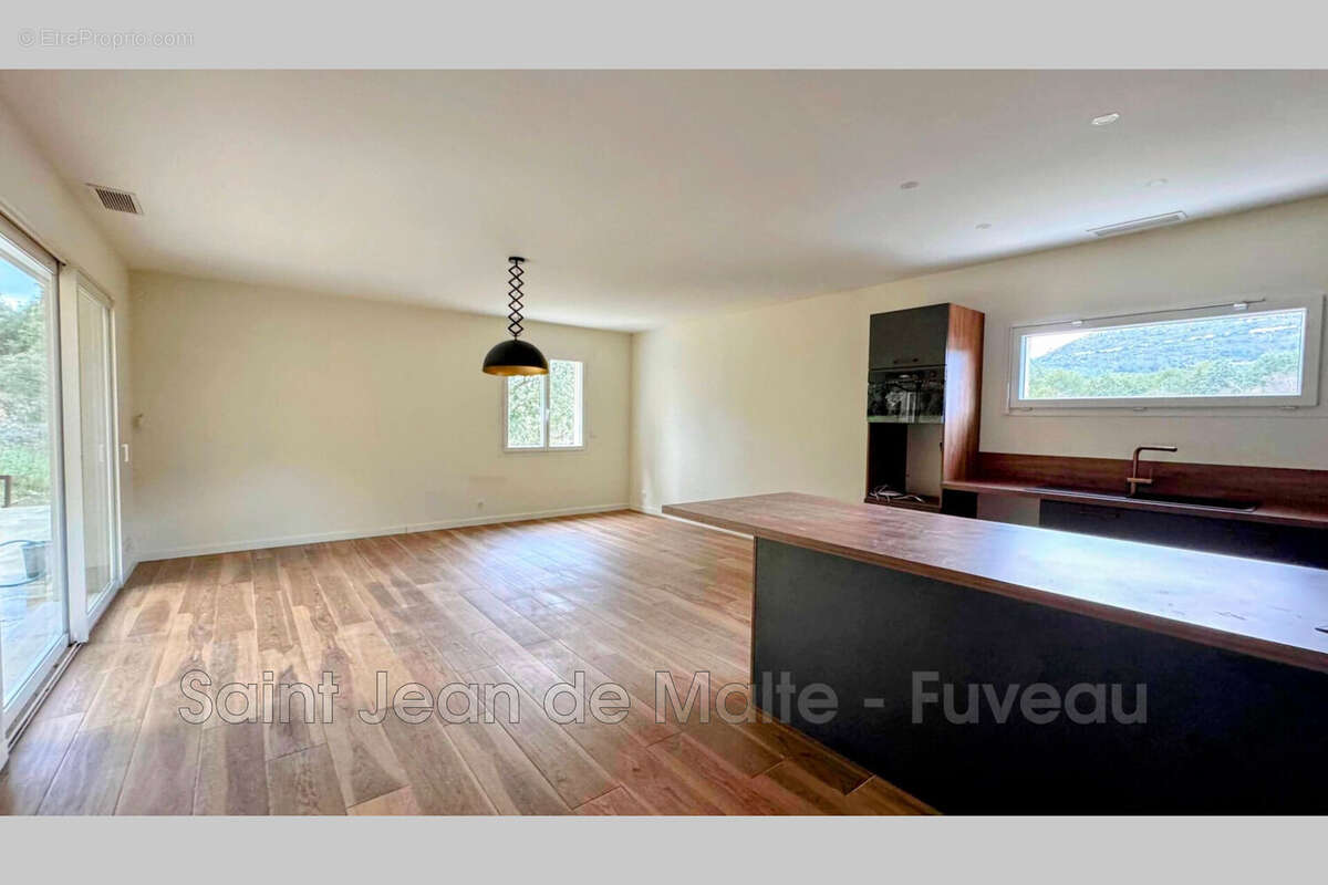 Maison à LA BOUILLADISSE