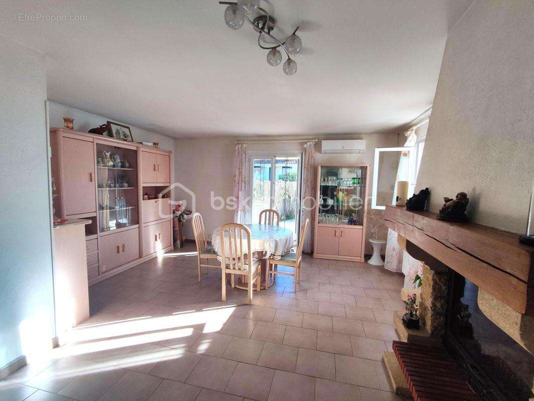 Balaruc les Bains, villa 2 chambres et une 3ème dans une annexe 88 m² environ proche commerces - photo 3