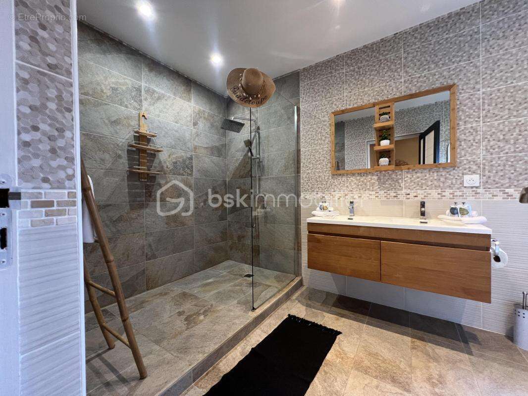 Ensemble de 2 villas t8 et t5 avec piscines de 254 m2 et 120 m2 sur un terrain de 2054 m2 - photo 21