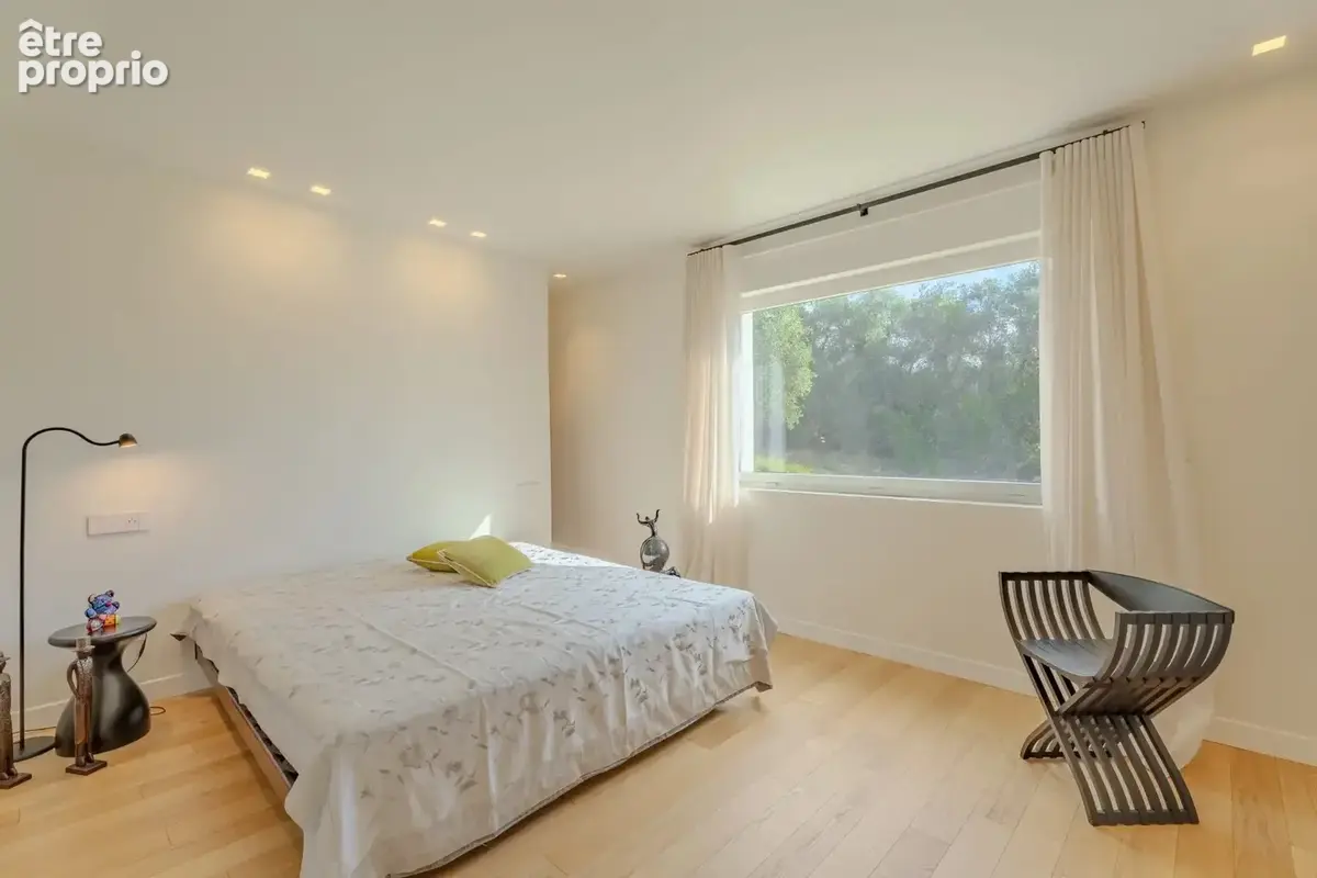 Villa contemporaine rénovée, terrain plat et piscine - photo 16