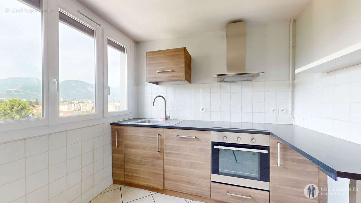 Appartement à SAINT-MARTIN-D'HERES