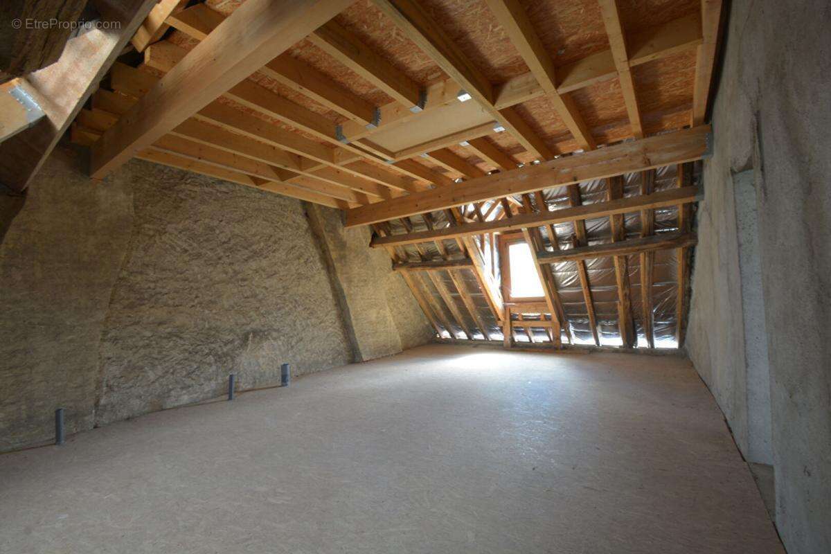 Maison à IVOY-LE-PRE